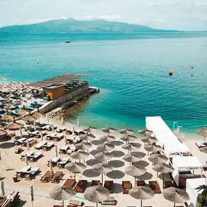 E Bardhe Hotel